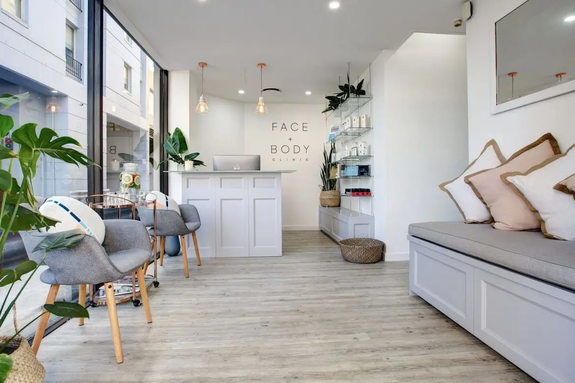 Làm app tích điểm, quảng cáo tăng doanh thu cho tiệm Nail, Spa làm đẹp Làm app tích điểm, quảng cáo tăng doanh thu cho tiệm Nail, Spa làm đẹp