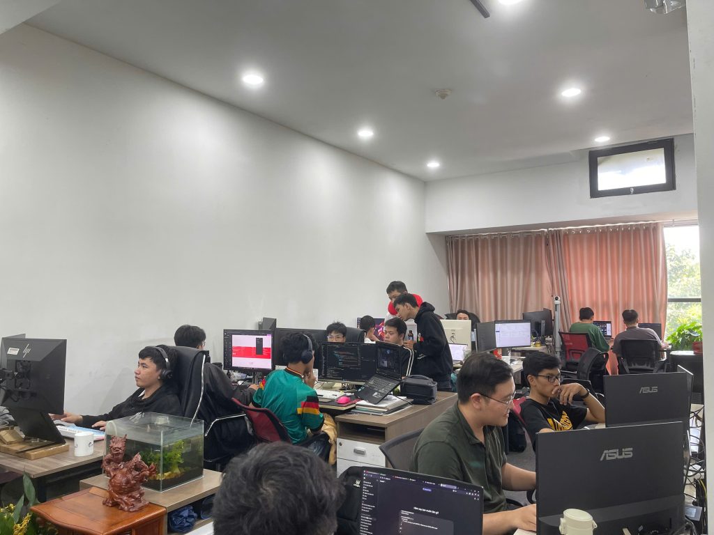 Họp nhân sự tại HomeNest